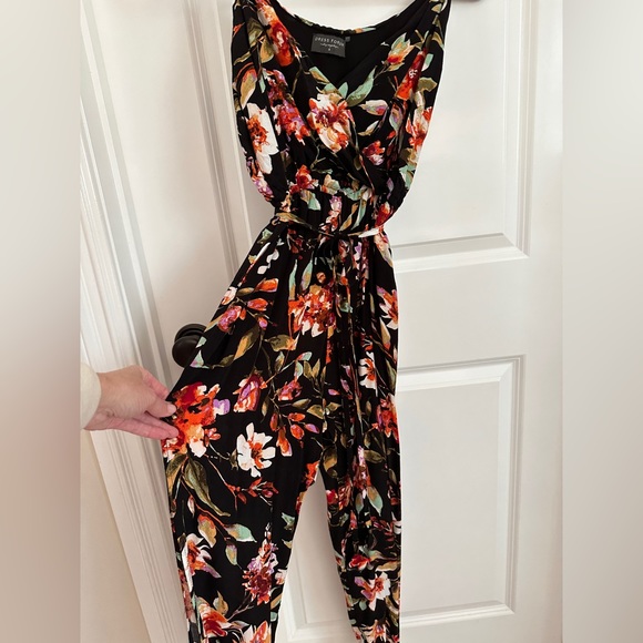 Dress Forum Pants - Floral romper / Pantsuit Size Small